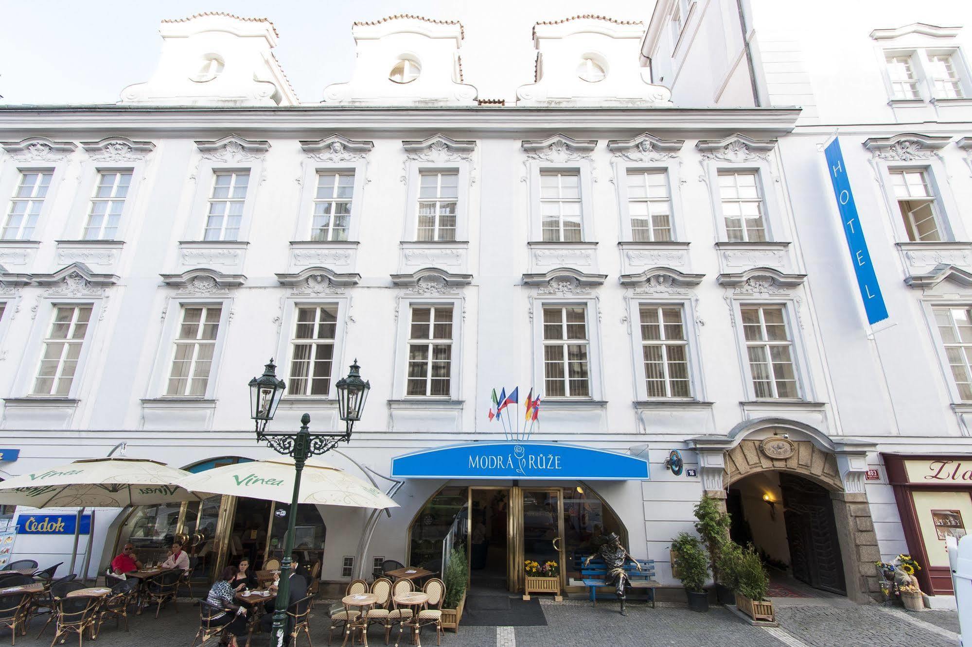 Hotel Modra Ruze Prag Exterior foto